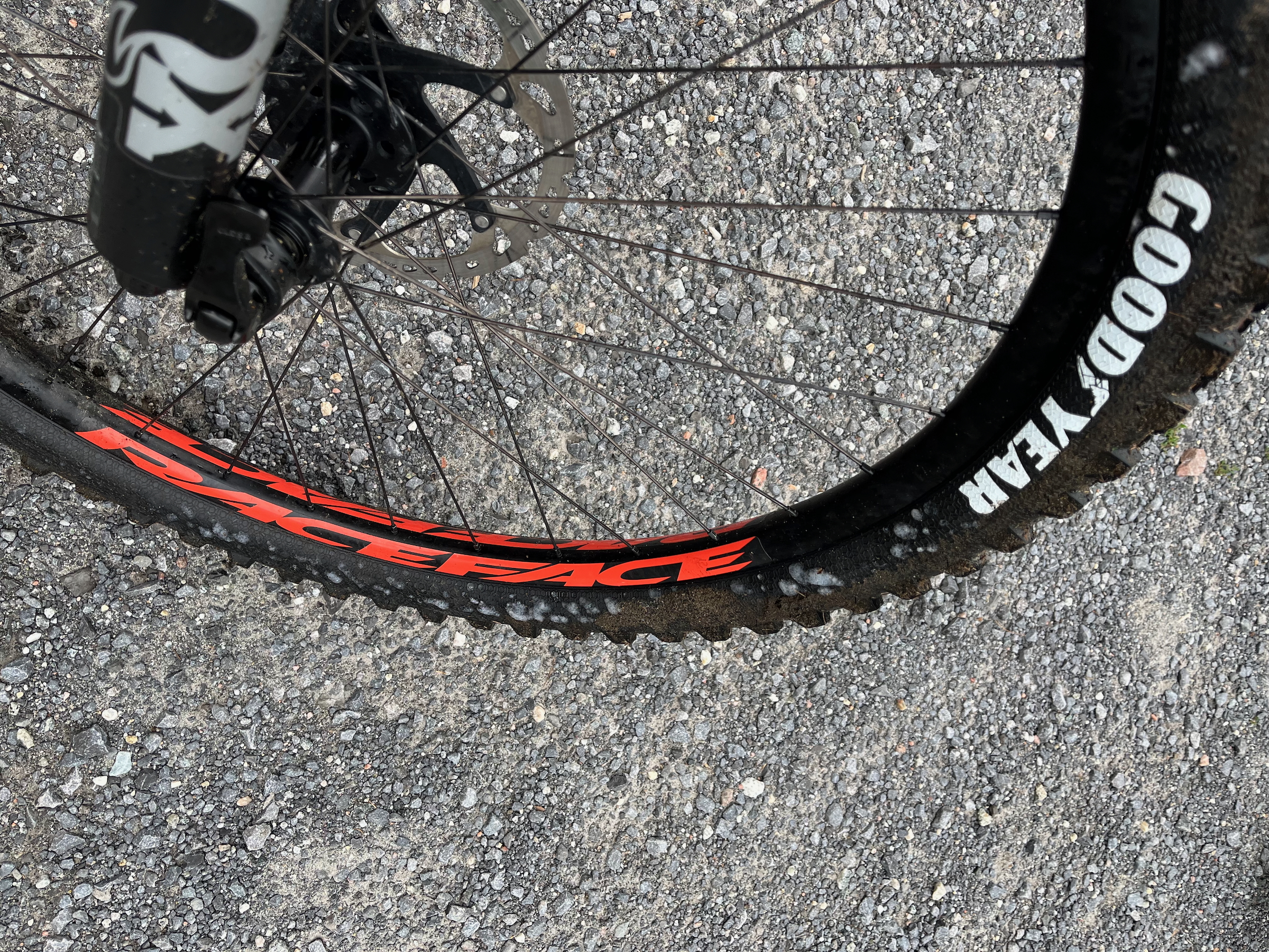Sweating MTB Tires Need Sealant